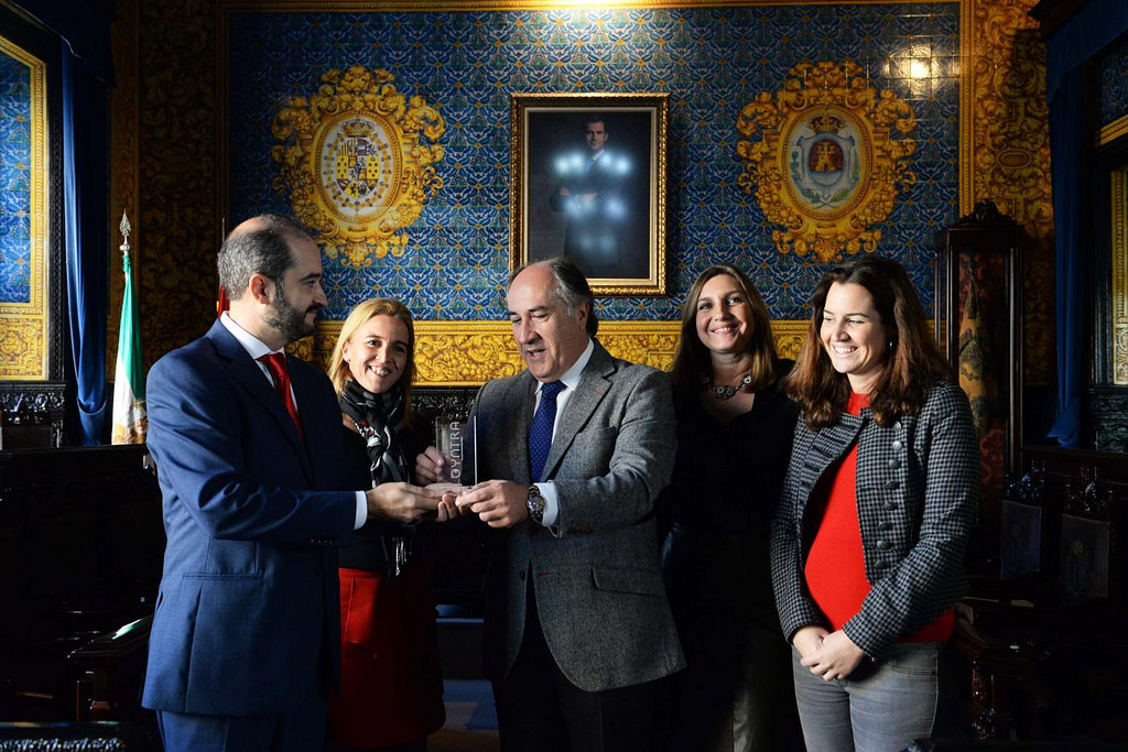 Entrega del Premio al Ayuntamiento de Algeciras