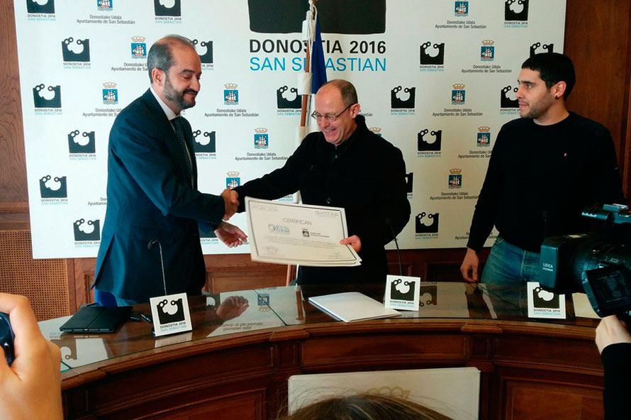 Entrega del Premio al Ayuntamiento de San Sebastián